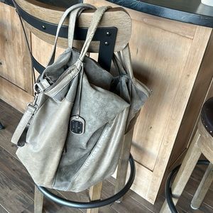 BCBGMAXAZRIA-Vintage HoBo Bag- BEAUTIFUL- EUC